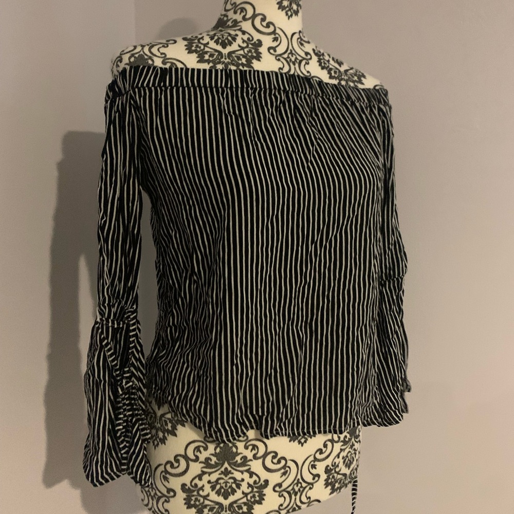 Off the shoulder long sleeve